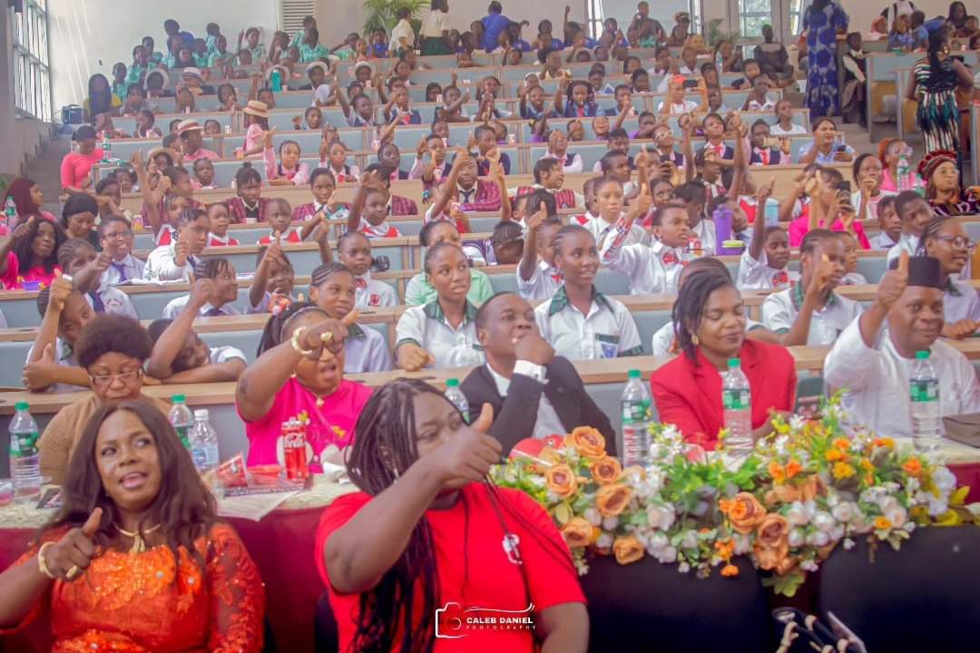 NaijaPeaceTalks's tweet photo. Still in #WomensMonth, @NaijaPeaceTalks celebrates @Topraise2, who is lending her voice towards ensuring maximum inclusivity for all girls and women. 

In her words , "Investing in women/girls, is one of the biggest achievements every society should not sweep under the carpet..." https://t.co/VpS9MlKPWP