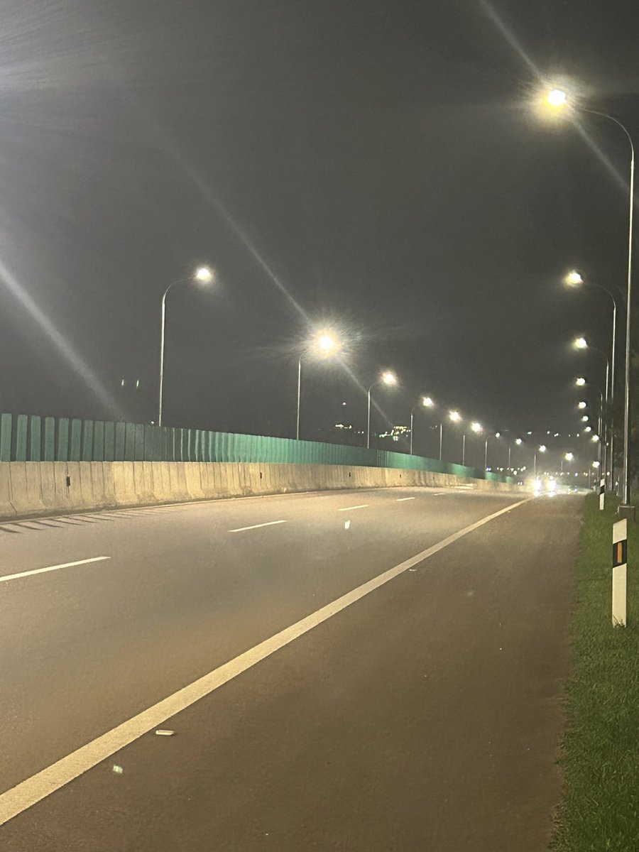 Well lit section of KEE at Kitende. The main trunk now lit from Busega to Mpala. Kudos @KEE_UG and @UNRA_UG @assempebwa