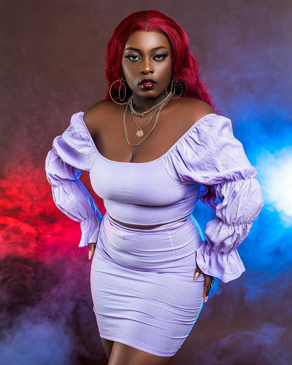 StarTimesKenya's tweet photo. Lakini keyboard warriors wanapenda uchokoziii 🤦. Mtu akaona tu aambie our Melanin Queen #Maandi that she needs to lighten her skin to be beautiful.

Our 'bubbly bubbly' amesema watu wajipende vile wako, you are beautiful 😍. Tuelekee @TraceEastAfrica ch 335/432 right now for a taste of her music. Uangushiwe gani?

#Startimeskenya #StarTimesEntertainment