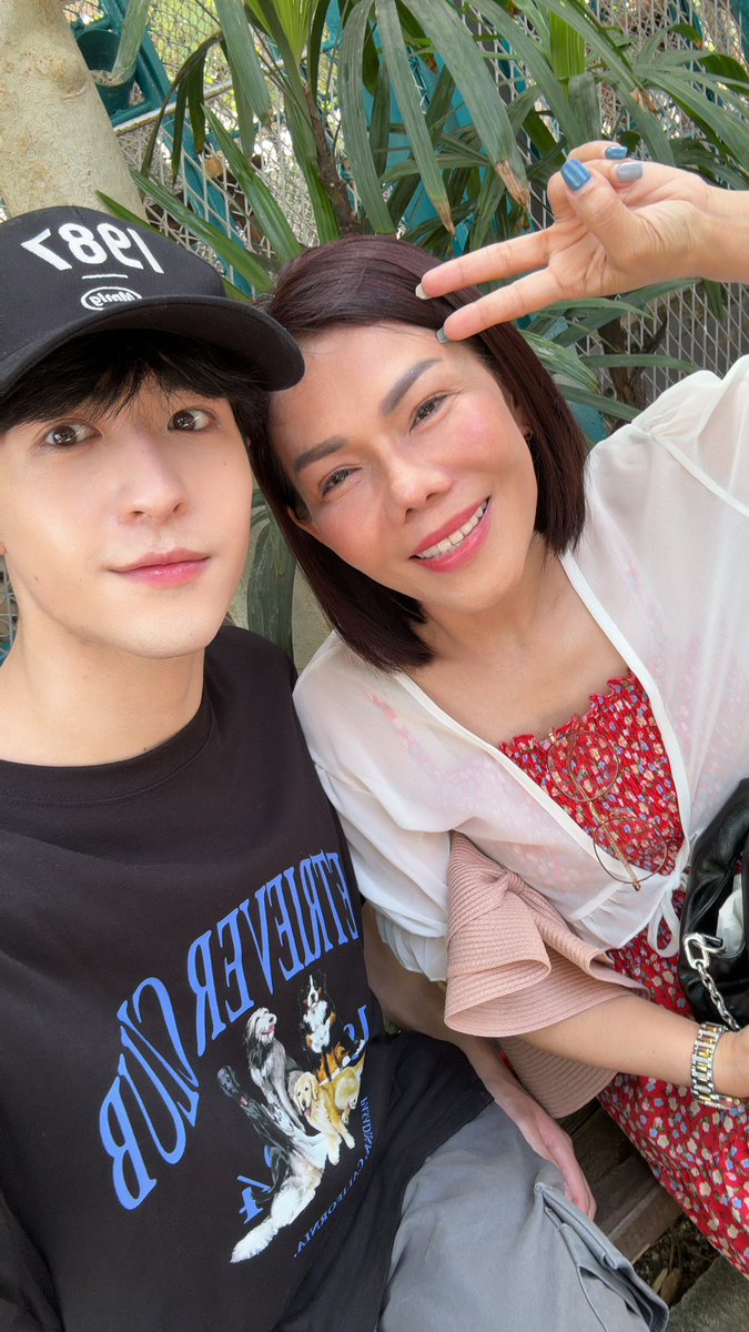 patrick_pppat's tweet photo. Happy Birthday to my wonderful mom. ❤️❤️❤️ wish u all the best ❤️❤️❤️ https://t.co/gaKlGsUuGN