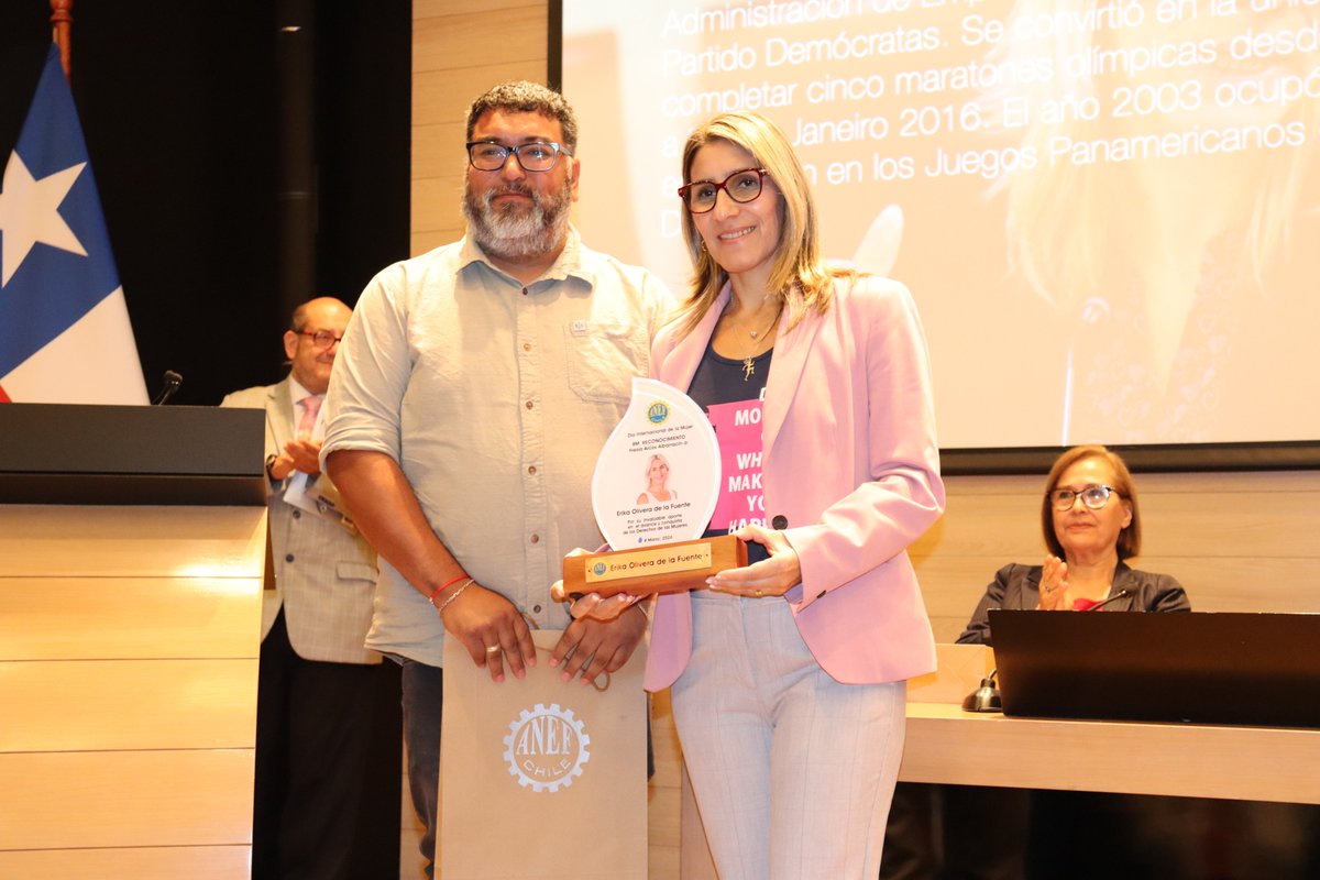 🏅 Este año, #ANEF otorgó el reconocimiento 'Fresia Arcos Albarracín' a Adriana Muñoz D'Albora​; a Bárbara Figueroa Sandoval; a Patricia Roa Ramírez; y a Erika Olivera de la Fuente.

#FresiaArcos #DíaDeLaMujer #ANEFMujer