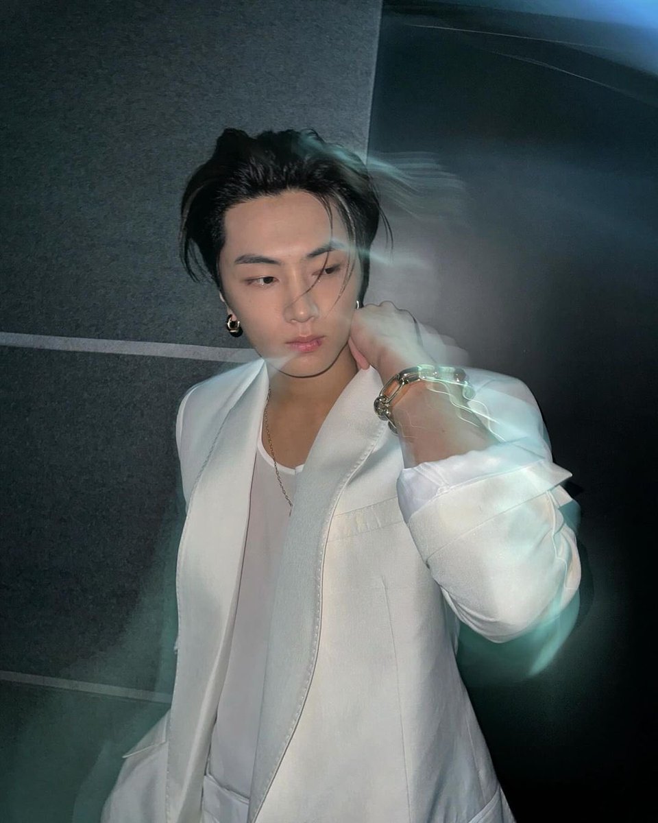 enhypenupdates's tweet photo. [INSTAGRAM] 240319

"🖤
#pomellato #포멜라토"

(1/2)

@ENHYPEN_members @ENHYPEN #ENHYPEN #엔하이픈 #JAY #제이 https://t.co/lpcES25iMM