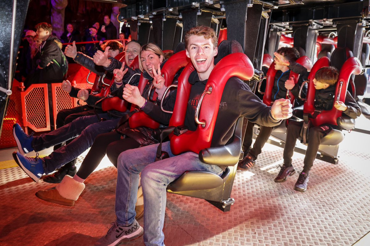 ThemeParksDIR's tweet photo. Very honoured to have been on the first public train of nemesis reborn! The atmosphere that day was incredible and it’s so good to have the beast back! Who else has experienced the new nemesis?! #nemesis @altontowers https://t.co/vfXkHBIOgA