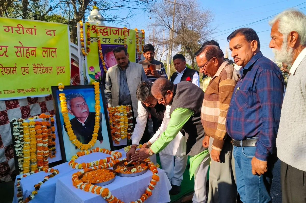 Pehlejanta's tweet photo. Master Sohal Lal‘s life is a source of inspiration for today’s workers : Jugal Kishore Sharma 

@mpjugalkishore @BJP4JnK
Read here:
Instagram:
https://t.co/6c7Rx0fi5F

Facebook:
https://t.co/BAZwB7Gxor https://t.co/CqhteDGass