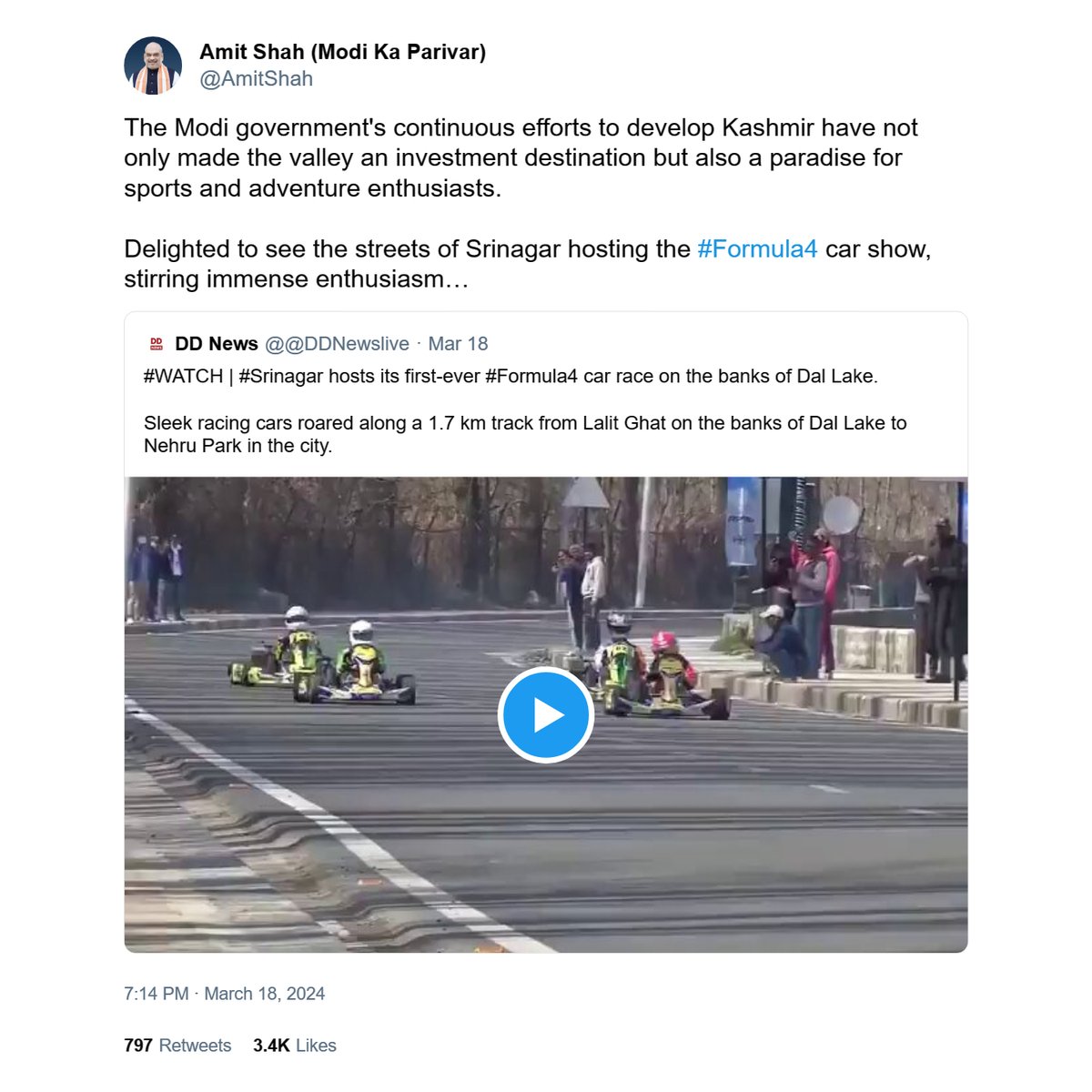 DesiRacingco's tweet photo. 🇮🇳 India's Home Minister Mr. Amit Shah about the Formula^ Srinagar Show Run event that took place yesterday at the banks of Dal Lake  

Video: @JandKTourism  
#IndianRacingLeague #IndianF4 #FormulaSrinagar https://t.co/lR3My0rngK