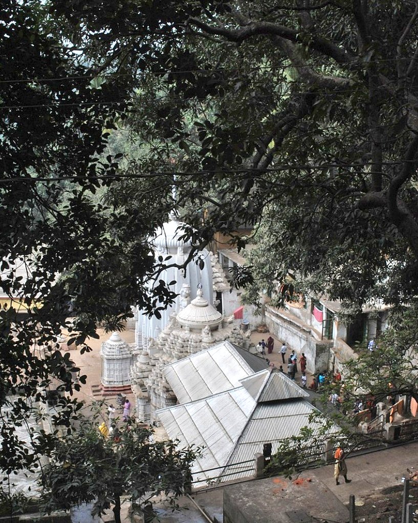 PratibhaPriyad3's tweet image. A very energetically vibrant abode of #Shiva is the Chandrasekhar Mahadev Mandir at #Kapilas in Dhenkanal district of Odisha.I was blessed to be there and experienced a lot of mystical things.The scenic beauty of sunset &amp;amp; moon rise is worth watching from the hill top.

#Shambho