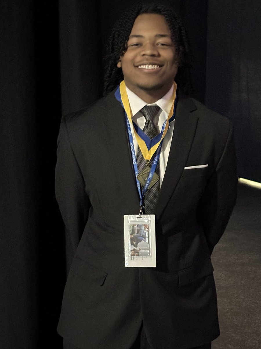 ColumbiaMODECA's tweet photo. Highlighting Battle International Qualifiers and State Top Ten students! ✨
-
Alijah Jackman and Alex Fernandez - ICDC Qualifier
Breleigh Moore - ICDC Qualifier
Aiden Butler - ICDC Qualifier
Mordecai Warrick - State Top 10

#caccbest #cpsbest https://t.co/1i2c2hO8v3