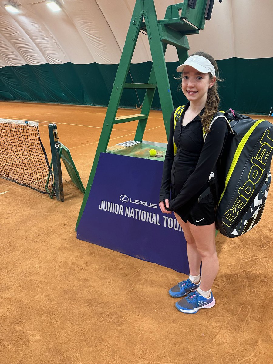 Amazing achievement for Y9 Lucy who reached the semi-finals of the Under 14 NATIONAL Clay Court Championships this weekend at Sutton! @CroydonHigh 🎾