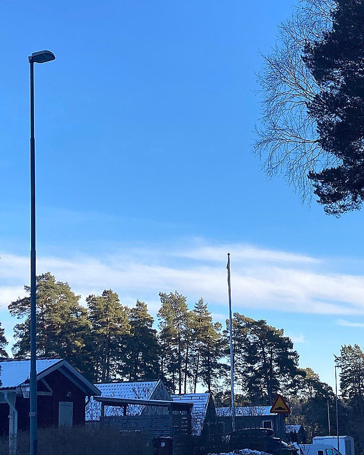 idaengstrom88's tweet photo. Efter att ha ätit middag som var köttfärslimpa och ris så har jag varit ute på en liten promenad. Nu sitter jag och kollar på filmen Dungeons and dragons: honor among theives #funkisliv #funktionsnedsättning #funktionsvariationer #npf https://t.co/y54Pi0n9vN