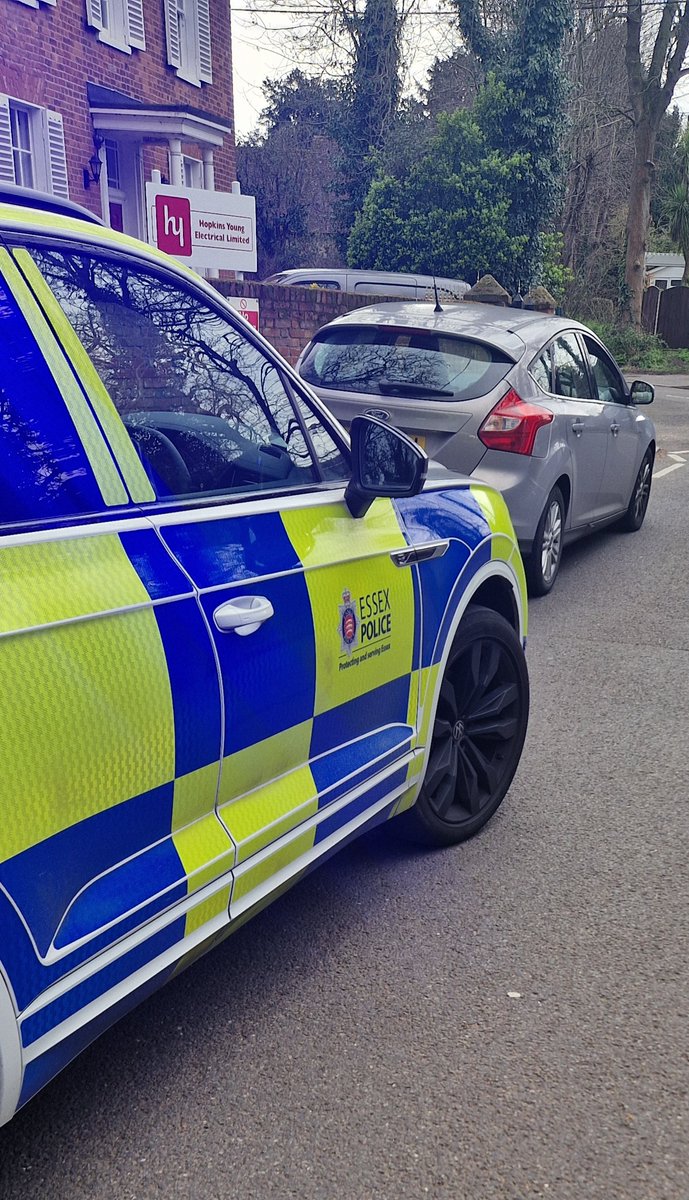 This Ford Focus was seen in #Basildon by Chigwell roads policing officers. Checks show that its insurance expired in January and has no road tax. Vehicle seized and the #DVLA notified. @DriveInsured #Fatal5 #VisionZero