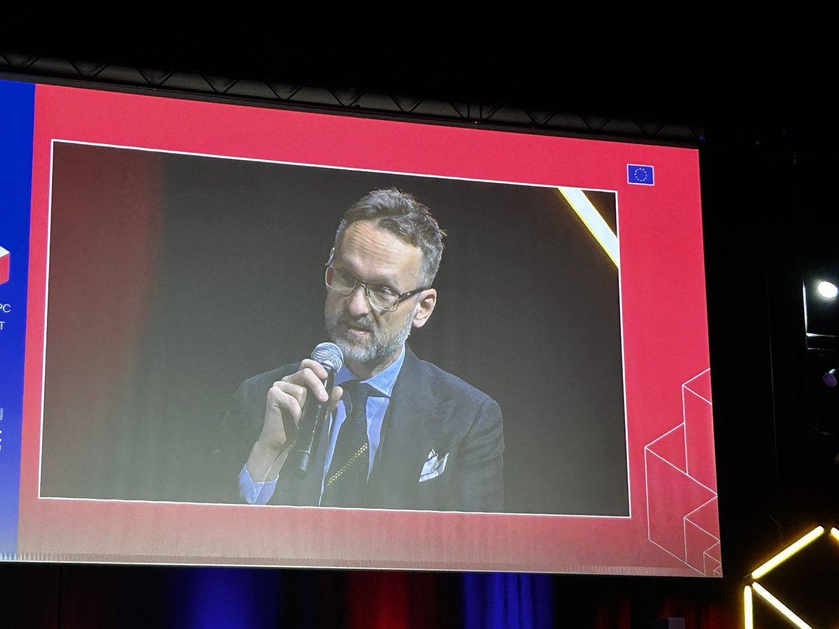 mgg_ch's tweet image. We need to reformulate algorithms to use the hardware that is going to come! We need to invest in software development if we do not want to fall behind! Because Europe is still ahead in the game @eriklindahl @KTH #codesign #EuroHPCsummut2024