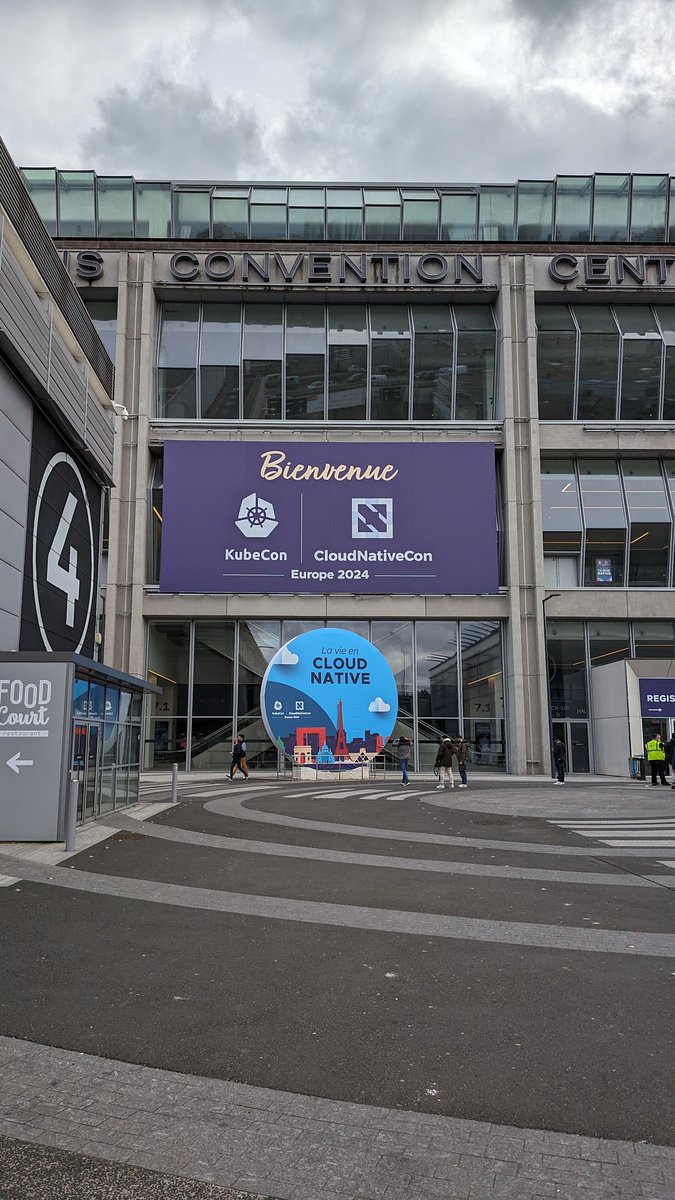 Pixel Robots. ☁️☸️ (Richard Hooper) tweet media