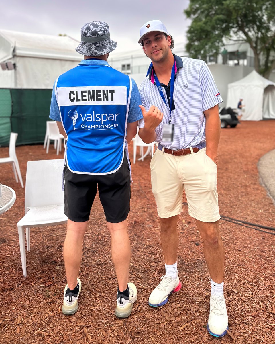 How awesome is this? 

Ernie Clement is competing in the #ValsparChampionship Pro-Celebrity-Am! 

His Caddie? #BlueJays teammate and friend, Phil Clarke 🏌🏾‍♂️😁