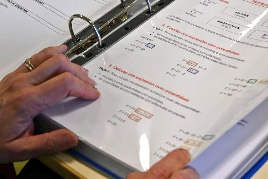 aclimoges's tweet photo. [#SemaineDesMaths]
📐 La rectrice @CDrucker_Godard assiste aux Olympiades de mathématiques des élèves de 6e au @clgrostand87 de Saint-Sulpice-Laurière.
✅️ Une belle opération pour favoriser le plaisir de faire des maths autrement.
Merci aux professeurs pour leur investissement. https://t.co/zWVlOOX7Qu