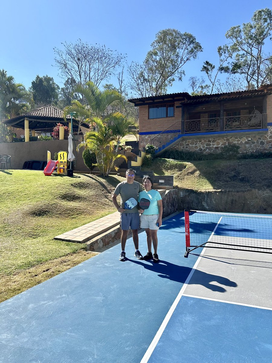 SantoTomasPuSol's tweet photo. Diviértete jugando Pickleball. Un placer jugado la reta con Patricia Benítez. Suerte para la próxima. https://t.co/Bnt3QG8Fea