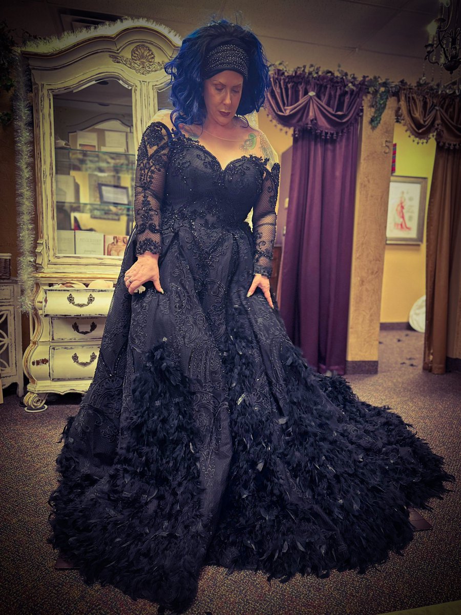 Wanna see the most beautiful black wedding dress ever ?? #Isaidyestothedress