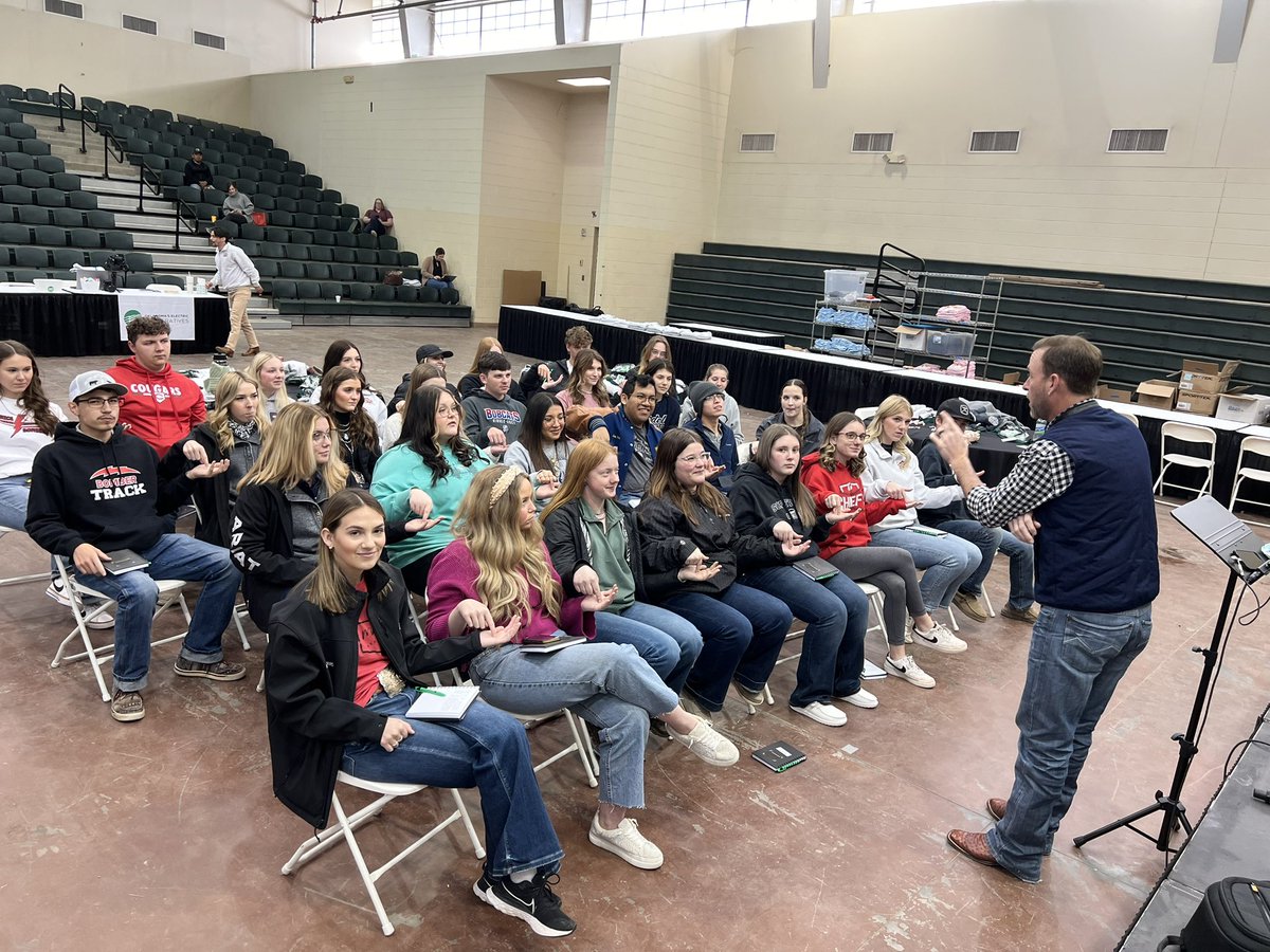 Grateful to be leading the <a href="/oaecoops/">OAEC</a> #LeadershipSummit at #OYE with <a href="/kellybarnes/">Kelly Barnes</a> again this year. We do this every year and it is an honor to work with such high-octane, goal-oriented high school students!