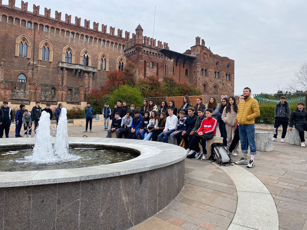 IBinissalem's tweet photo. Els alumnes que es troben d'Erasmus+ a Itàlia no aturen. Ahir, varen visitar Monza, dinaren al parc i aprofitaren per dur a terme algunes activitats de cohesió de grup.
#ErasmusIESB #erasmusplus @sepie_gob #Carimate https://t.co/A3HTBqNhzw