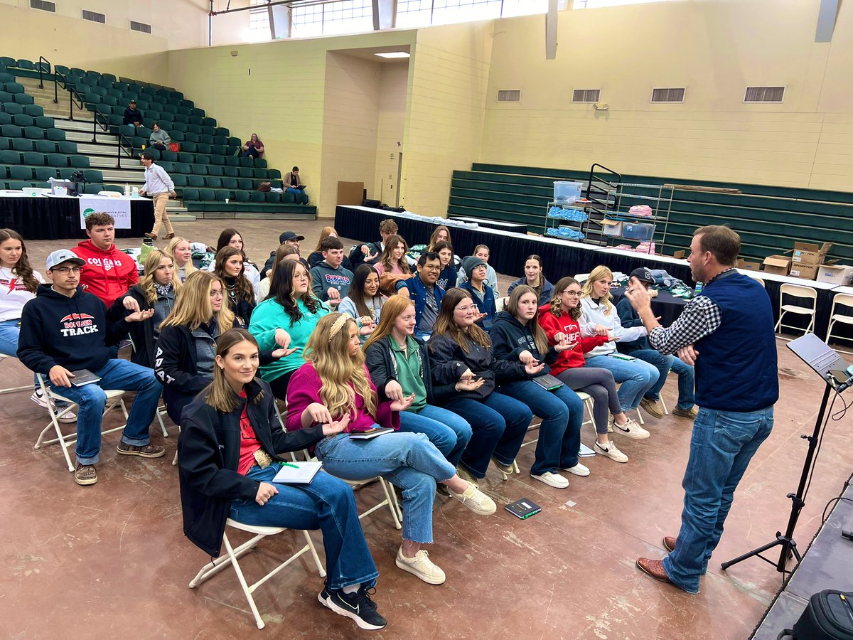 Grateful to be leading the <a href="/oaecoops/">OAEC</a> #LeadershipSummit at #OYE with <a href="/kellybarnes83/">kelly barnes</a> again this year. We do this every year and it is an honor to work with such high-octane, goal-oriented high school students! <a href="/RhettLaubach/">Rhett Laubach</a>