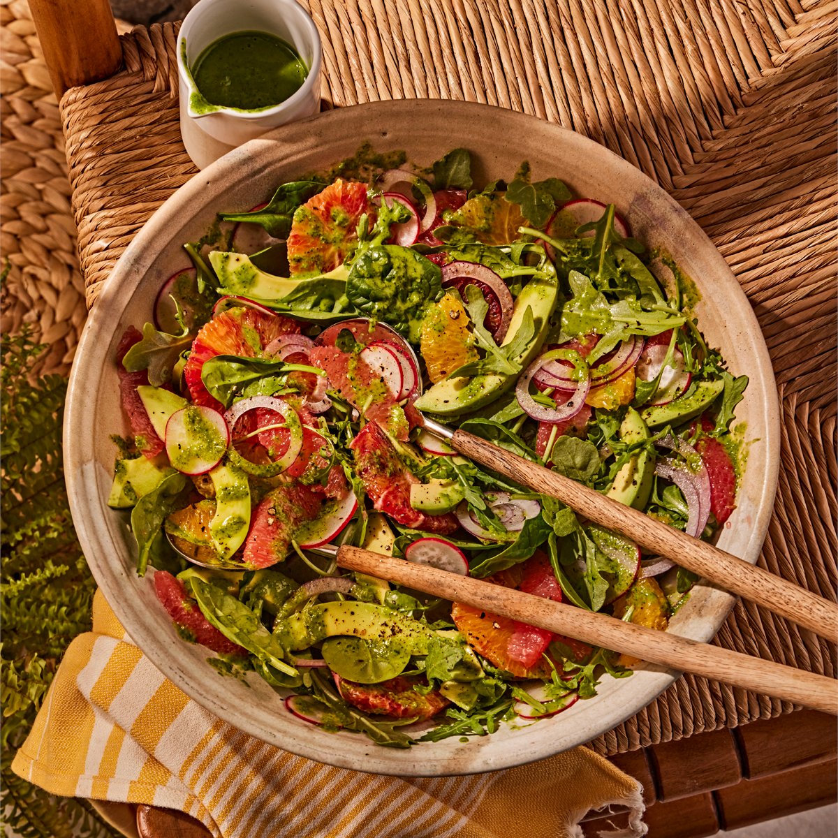 It’s Citrilicious time! 🍊 Here’s a refreshing salad that celebrates a variety of seasonal citrus fruits that you can find fresh in-store. Top this salad with our zingy lime dressing recipe and your taste buds are in for a treat. See the full recipe here: longos.com/recipes/all-th…