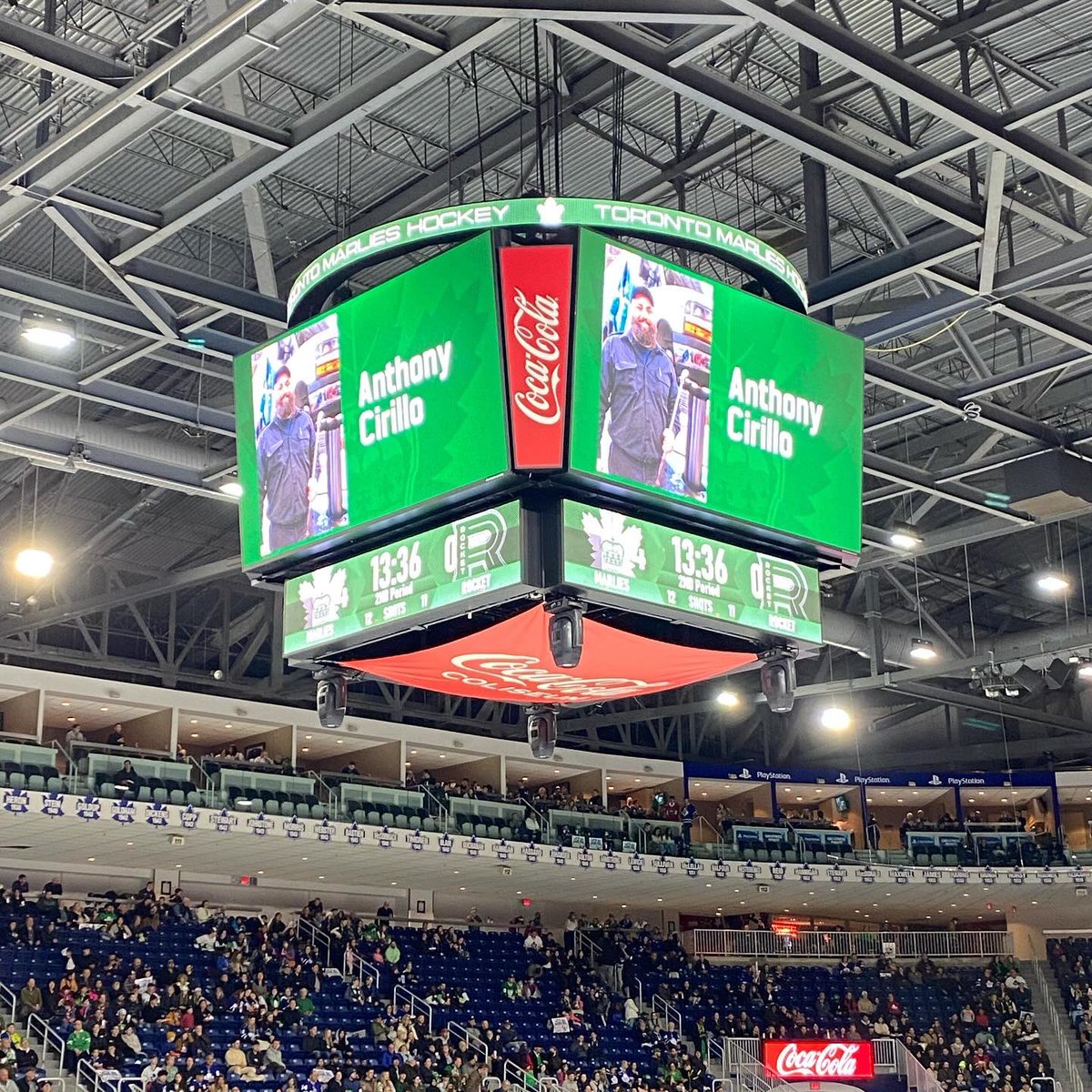 A big thank you to @TorontoMarlies for recognizing #TorontoParamedicServices Fleet Mechanic Anthony Cirillo as your 'Hero of the Game' yesterday. Anthony is a vital member of the team ensuring Paramedics can safely respond to emergencies and transport patients to hospital. 👏🚑👏