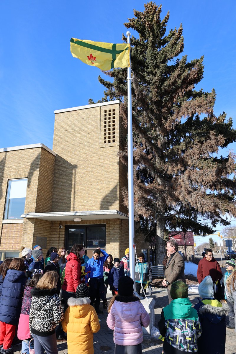 This morning, École Père Mercure students attended the Fransaskoi flag-raising at City Hall to celebrate Francophonie Week. Mayor David Gillan proclaimed March 17 to 23, 2024 as Francophonie Week in the City of North Battleford.