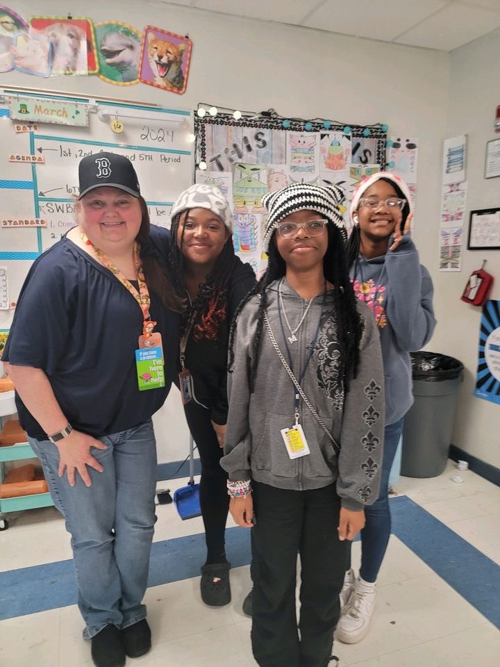 It’s Spring Spirit Week here at The Glen - today is Made in the Shade!! We are wearing our fave hats!!! #ThisIsUs @DrFlem71 @BCPSSantana @BCPSNorthRegion