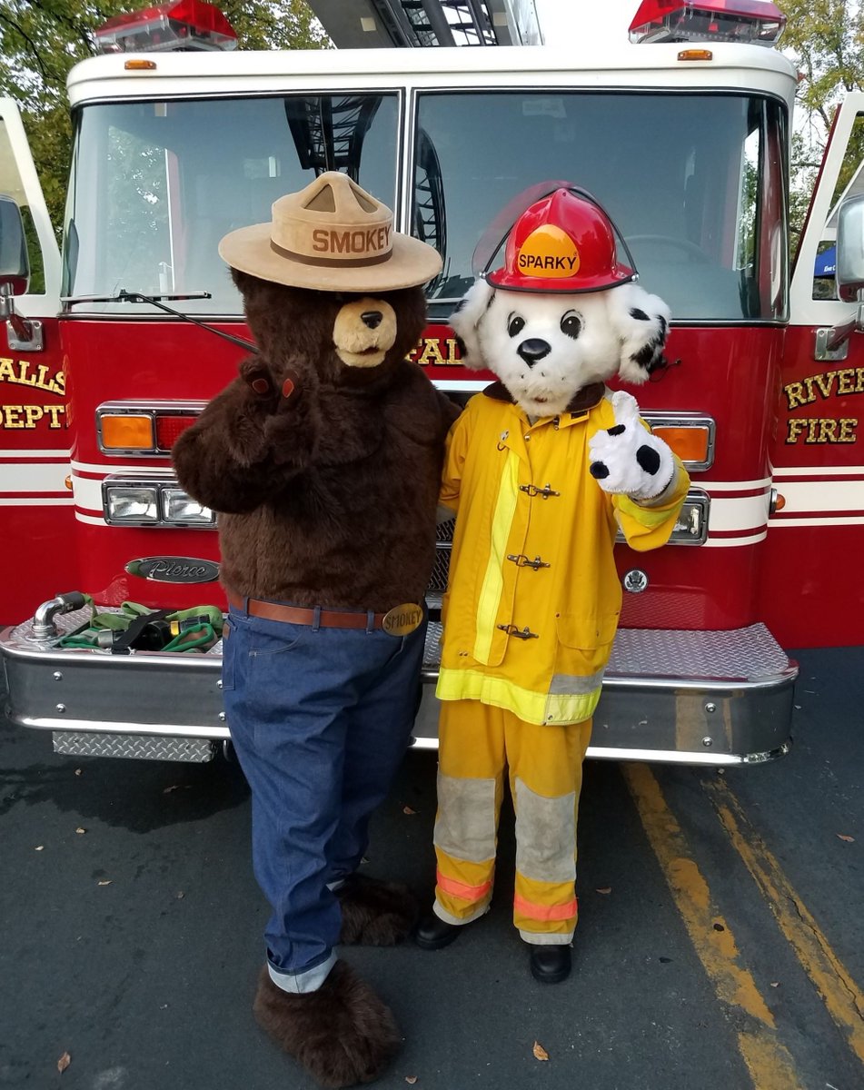 Happy birthday to my pal, @Sparky_Fire_Dog! Sparky's turning 73 this year, but he still looks like a pup to me ❤️🐶 Excited to celebrate my 80th with all my friends later this year 🥳