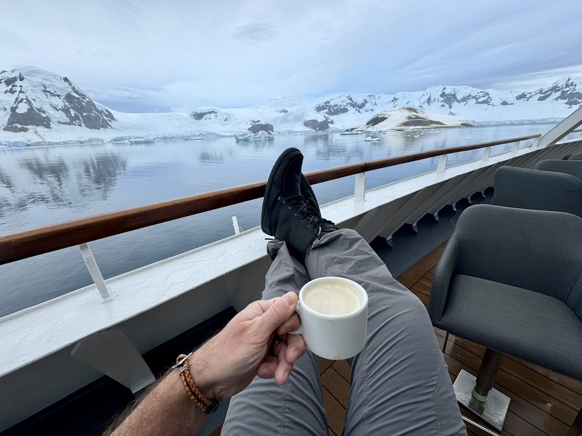 divergenttravel's tweet photo. What’s your Monday coffee view? Here’s mine with @QuarkExpedition
#polartravel #Antartica #polarexperts #travelwithquark #adventuretravel #powercouple #IAATO #IAATOambassador https://t.co/2oKSv2E0gF