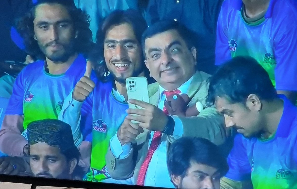 Shitting Hell!!!! It's Pak Bean!!! PAK BEAN IS AT THE PSL FINAL THIS IS NOT A DRILL