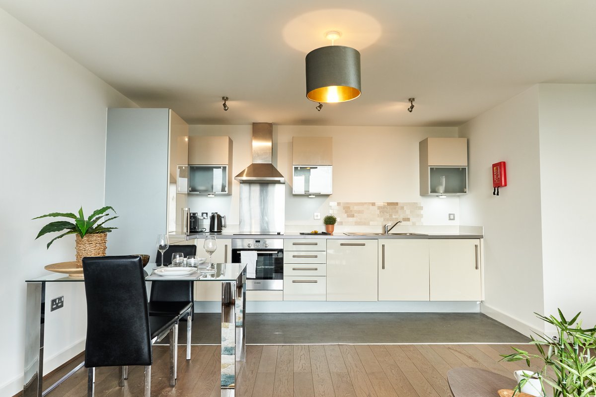 ShortStay:MK tweet media