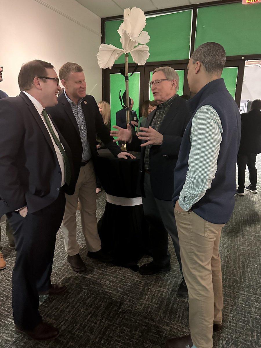 There’s no better way to spend St. Patrick’s Day than with @ElectConnolly at his annual celebration! I put on my green and had a ball as we celebrated with Democrats from near and far on our gains in Virginia and what’s to come. Let’s roll!