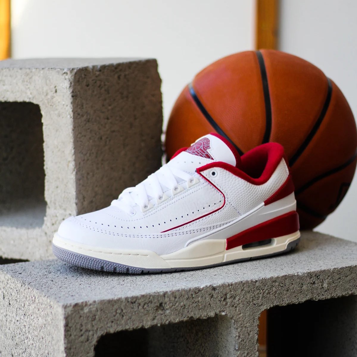 snkr_twitr's tweet photo. AD: Jordan 2/3 'White/Varsity Red'   

Shoepalace 
M https://t.co/t5P7NfNkZX
G https://t.co/0UgUvVtXES

Shiekh https://t.co/62ZBg07AVQ https://t.co/kTZE5IUr9l