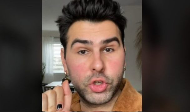 mindingottawa's tweet photo. DOCUMENTS #cdnfoi:Β @CdnHeritage paid thousands in talent fees to TikToker who posted profane commentaries about Conservatives: "Shut the f--k up."Β https://t.co/mAOHh3W3AV #cdnpoliΒ @PascaleStOnge_ https://t.co/bR1XSBWbJA