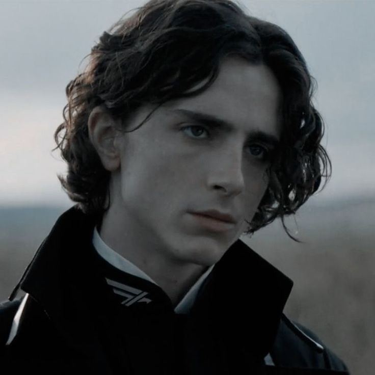 ㅤ

ㅤ❝ เป็นไงบ้างพวกเลือดสีโคลน ? ❞
ㅤ❝ โอ้ เกรงว่านั่นคงจะไม่ใช่คำทักทายที่น่ารื่นหูเสียเท่าไหร่สินะครับ ❞

ㅤ❝ ช่างเถอะ วิกาลสวัสดิ์ครับ ❞

ㅤ