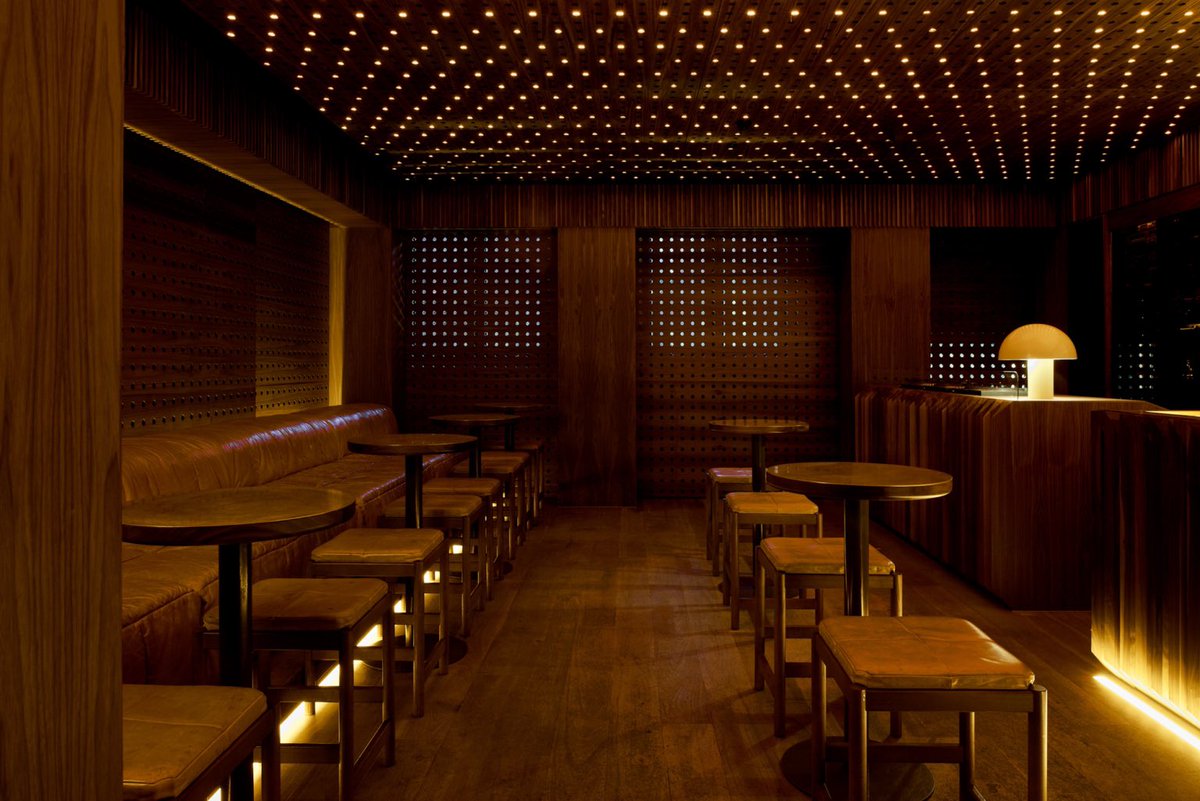 luusssso's tweet photo. This listening room interior is an absolutely jaw dropping design https://t.co/HmZhMXtpnR