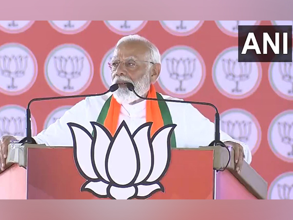 ani_digital's tweet photo. "Shakti worshippers will give befitting reply to Congress, INDI alliance": PM Modi

Read @ANI Story | https://t.co/ld4WBqUumk
#PMModi #INDIAlliance #Shivamogga https://t.co/mSzAR38z64