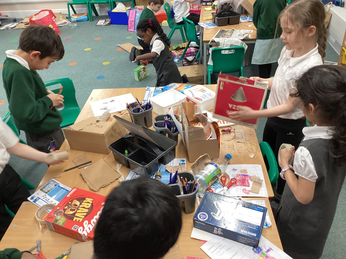 HighwoodPrim1G's tweet photo. Lots of creativity and teamwork on display to design and make a new toy! https://t.co/gnRjU1GNXL