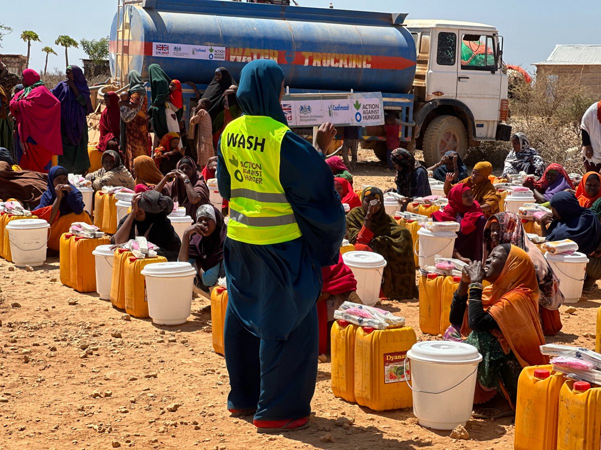 Since October 2023, @CaafimaadP has reached 700,000 people in 13 flood-affected districts in #Somalia. Through this coordinated effort, lifesaving assistance in the areas of health, nutrition, protection, and WASH has been provided, made possible by the @UKinSomalia funding.