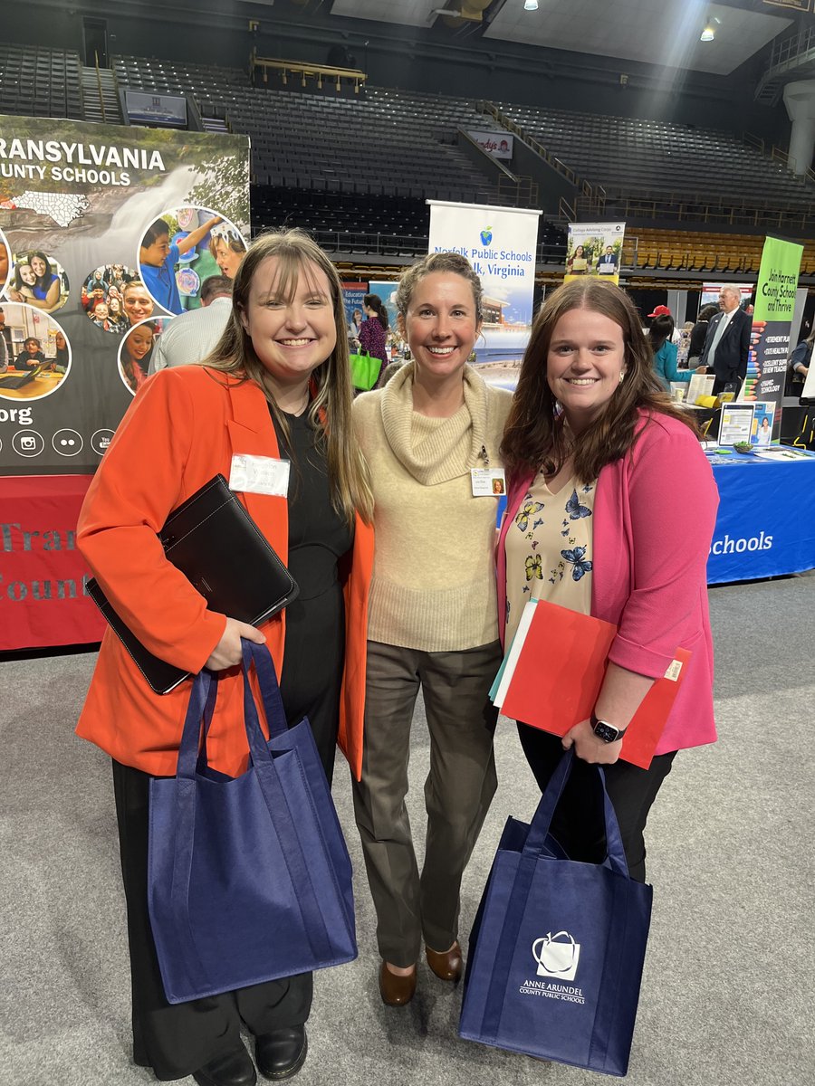 LisaSDaye's tweet photo. @BurkeCoSchools had an amazing time meeting future teachers at the ASU Career Fair! #ignitelearningbcps https://t.co/hKXcO9KGYR