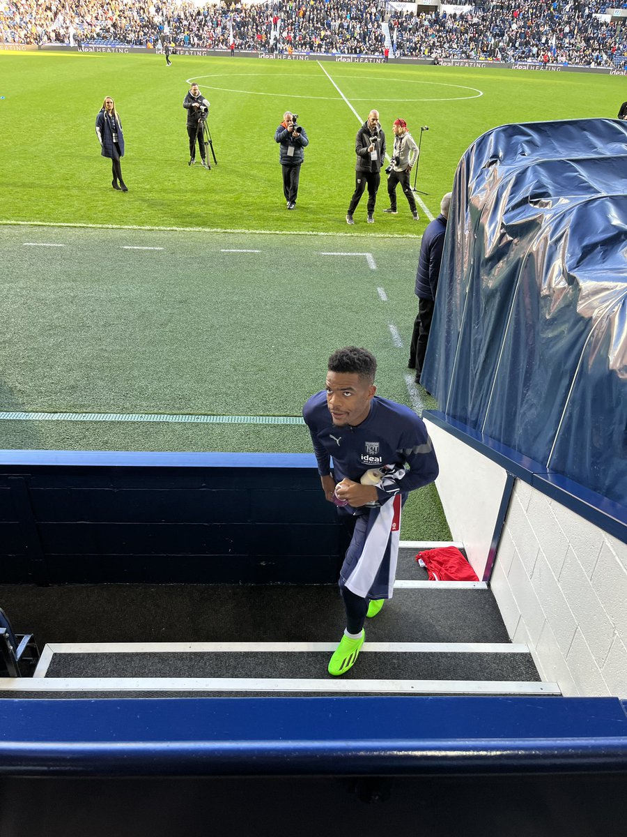 gantrycranes's tweet image. Bank Holiday #WBA TICKET #COMPETITION sponsored my @gantrycranes 

Win a pair of #WBA tickets in the Halfords Stand by the #Baggies dugout for the @WatfordFC game on the April 1st, no #aprilfool
3pm kick off.

Simply RETWEET, FOLLOW us or @Alcester_WF or both, to enter. #Baggies