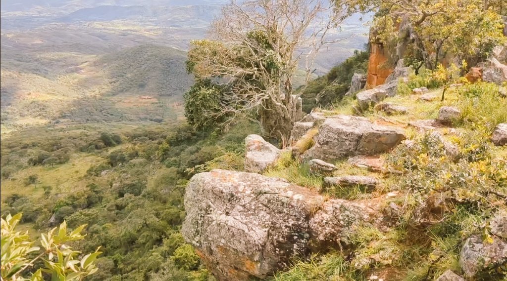 visitgairezi's tweet photo. Have you made plans for holidays.Are you in the Eastern Highlands? Organise a day trip to Gairezi.
•
Bring comfortable walking shoes, drinks and snacks.
See you exploring
•
#Visitzimbabwe #visitgairezi #hiking #SunsetViews #Scenery https://t.co/S59NBYg1Md
