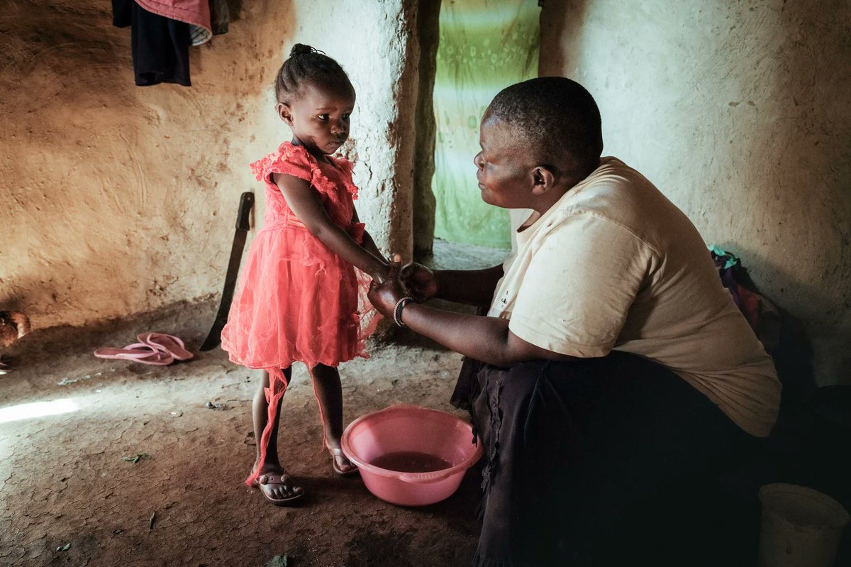 BCEPS Director @OFNorheim (@UiB) was cited in an @NPR @NPRGoatsandSoda piece on 'Why a new report on #childmortality is historic, encouraging—and grim' 💡 📻 Listen/read here: 👇 npr.org/sections/goats… 📸 Yasuyoshi Chiba/AFP (Getty Images) #childhealth #womenshealth #mothers