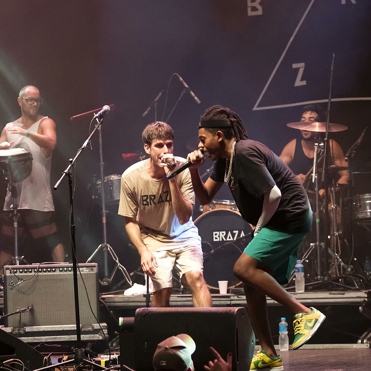 Obrigado, <a href="/circo_voador/">Circo Voador</a> !!! Que despedida linda com participações de NegaAmanda, Ju Strassacapa e <a href="/morcegoreal/">Morcego Real</a>!! E vamos pros últimos domingo no <a href="/LollapaloozaBr/">Lollapalooza Brasil</a> e sexta no <a href="/opiniao/">Opinião Produtora</a> #BRAZA <a href="/onbraza/">BRAZA</a> <a href="/MilenarProd/">Milenar Produções</a> 
Fotos <a href="/changalexandre_/">Alexandre Chang</a>