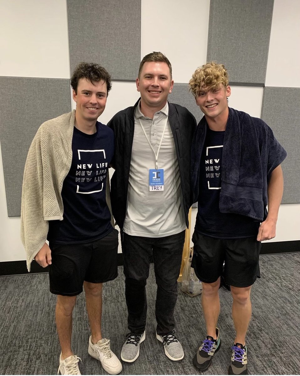 NAMB_SBC's tweet photo. Two Kennesaw State golfers, Kyle and Hunter, were baptized at @sendnetwork church plant, Image Church. 

We believe college campuses are fertile ground for gospel ministry and love getting to support missionaries who are reaching the next generation! | #FueledByAnnie https://t.co/GtuG9yh1Jo