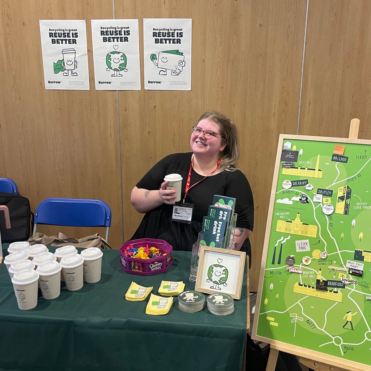 __greenstreet's tweet photo. It’s #GlobalRecyclingDay and we’re at @BradfordCollege  engaging with #staff and #students to introduce them to @__borrow * + the benefits of #reuse! 💚

We’re in the foyer of the #DavidHockney building so make sure to come say hi 👋 ♻️

#BorrowBradford #ChoosetoReuse https://t.co/GfFrVqZFiW