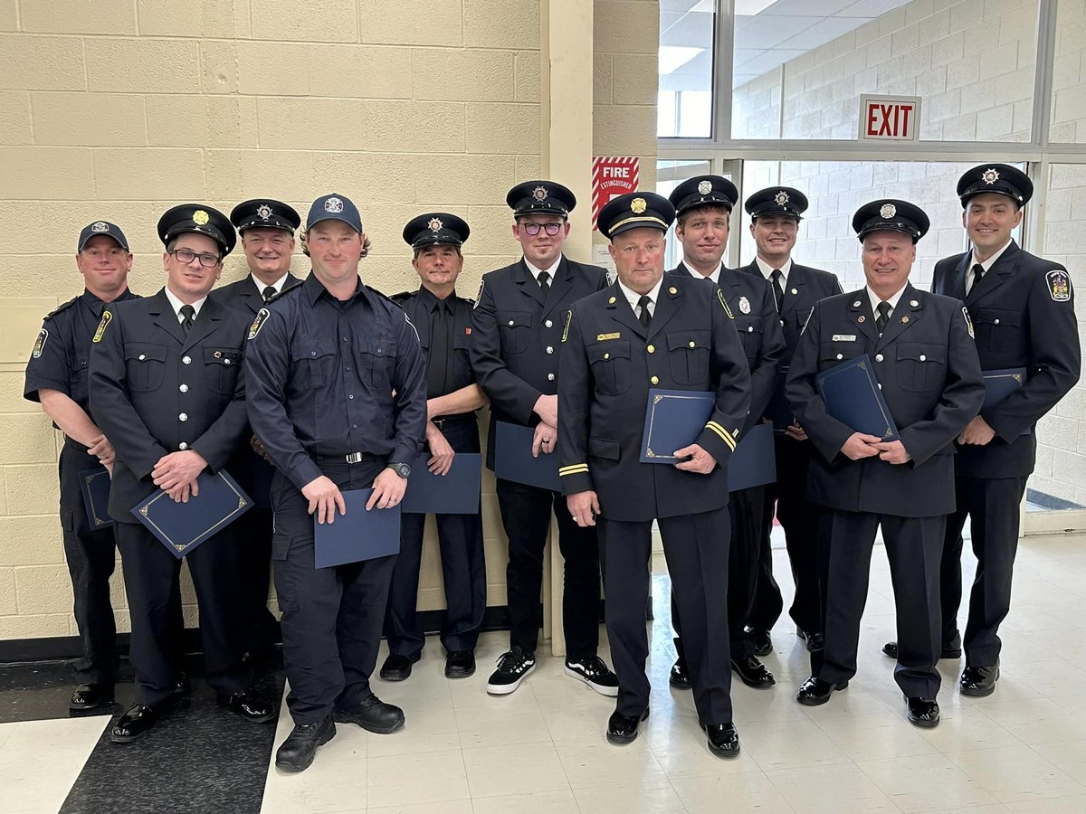 QUINTE WEST RECOGNIZES OVER 70 VOLUNTEER FIREFIGHTERS AT AWARDS CEREMONY On Saturday, Quinte West Fire and Emergency Services (QWFES) acknowledged the commitment and service of over 70 volunteer firefighters at an awards ceremony at the Batawa Community Centre.