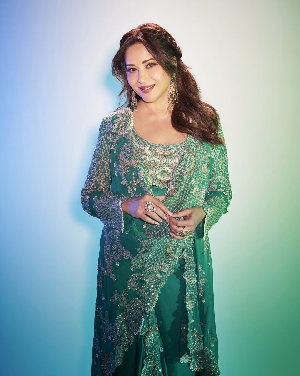 MadhuriDixit tweet picture