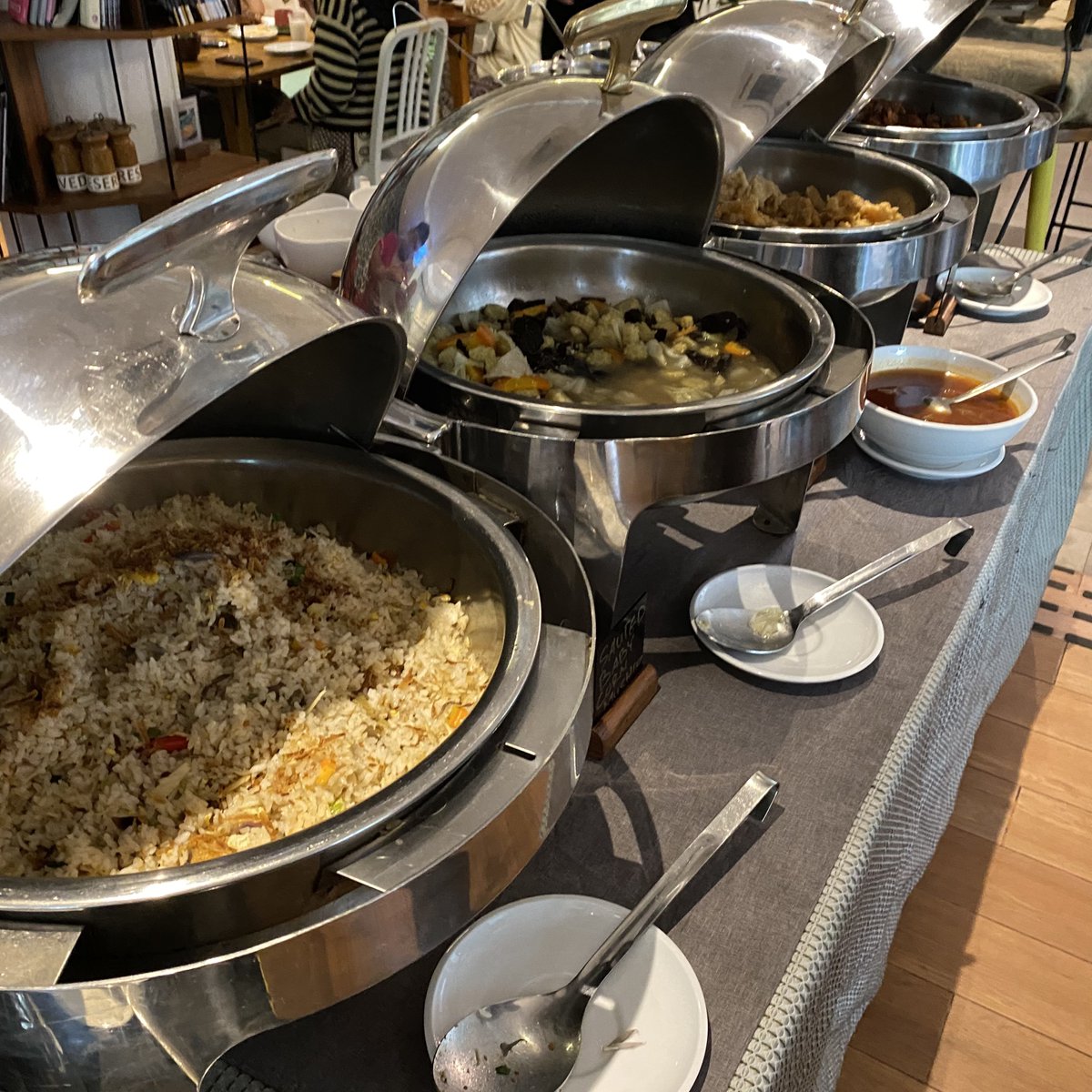 Intermoodd's tweet photo. Oh iyaa lupaa, nama hotelnya "YATS.Colony" yaa guyz

tambahan foto menu breakfast https://t.co/MC5lghhsH6