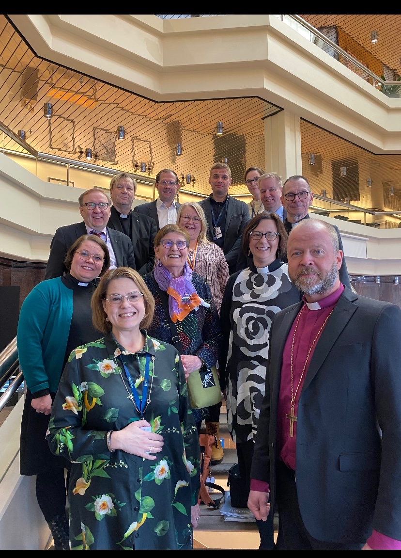 Lämmin kiitos piispa <a href="/teemulaajasalo/">Teemu Laajasalo</a> ja delegaatio vierailusta <a href="/Kuntaliitto/">Kuntaliitto | Kommunförbundet</a> osana <a href="/Kallionsrk/">Kallion seurakunta</a> piispantarkastusta. Oli antoisaa vaihtaa ajatuksia kuntien ja seurakuntien yhteistyöstä sekä monista toimintaympäristön ja talouden muutoksista. <a href="/MinnaKarhunen/">Minna Karhunen</a> <a href="/ReinaRiikka/">Riikka Reina</a>